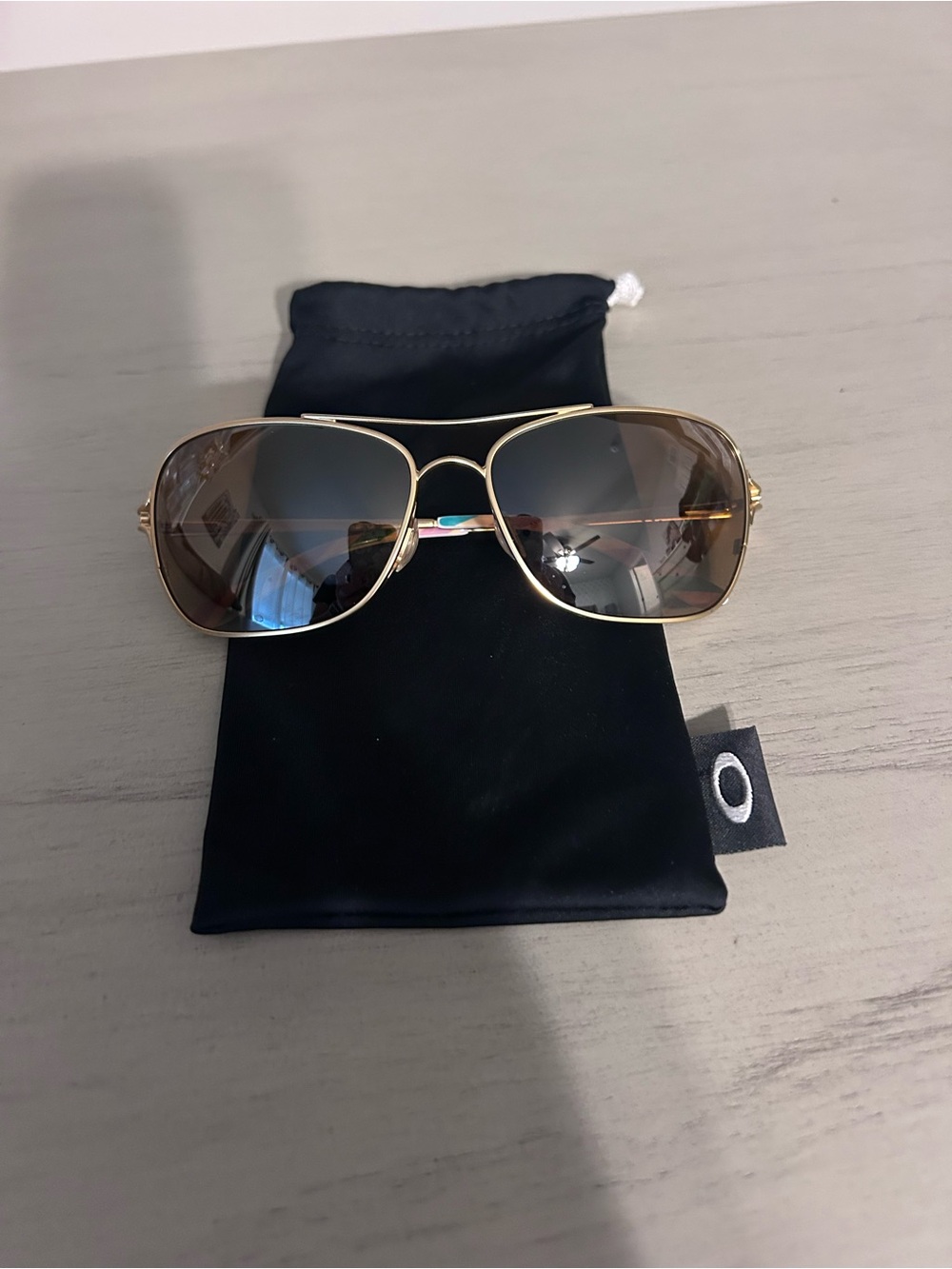 Rare Discontinued Oakley Conquest Women Aviator Sunglasses Gold OO4101-03 W/ Bag